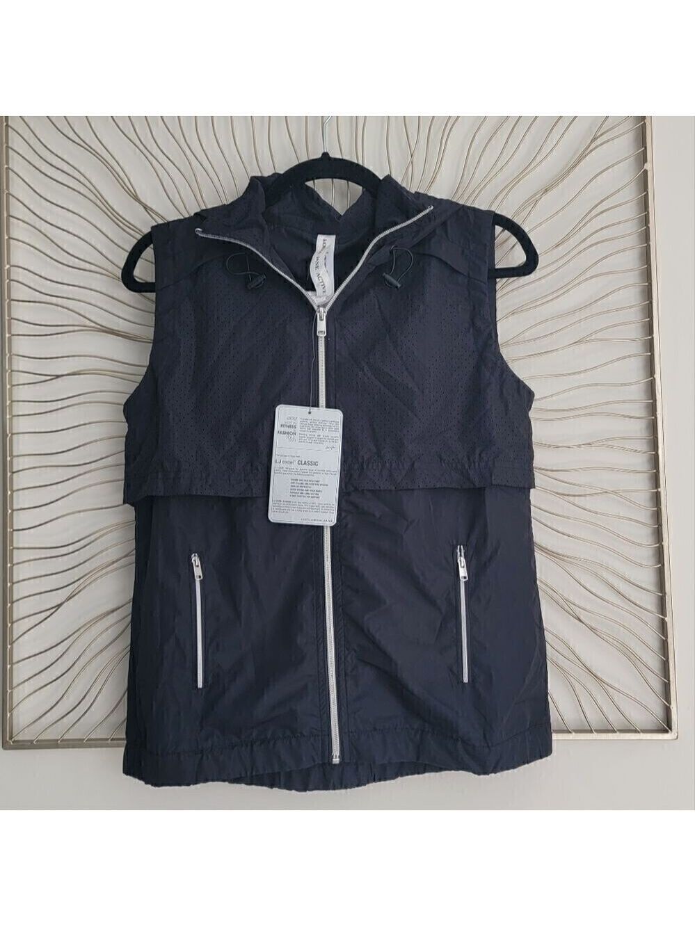 Lorna Jane Active Zip Up Hooded Sleeveless Windbreaker Jacket Black - Picture 5 of 10
